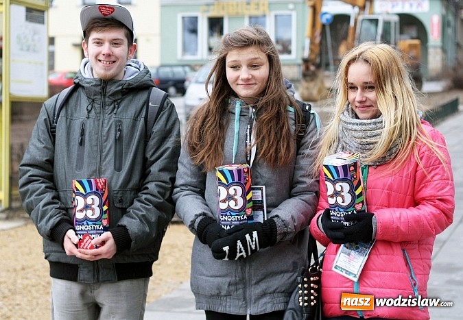 Zdjęcie w galerii na portalu naszwodzislaw.com: Wolontariusze WOŚP opanowali Wodzisław wiadomości z regionu