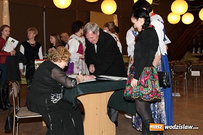 Zdjęcie w galerii na portalu naszwodzislaw.com: Wydano tom z twórczością Ireny Sauer z Turzy Śląskiej wiadomości z regionu