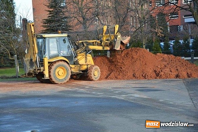 Zdjęcie w galerii na portalu naszwodzislaw.com: Ruszyły prace związane z budową w Wodzisławiu centrum tenisowego wiadomości z regionu