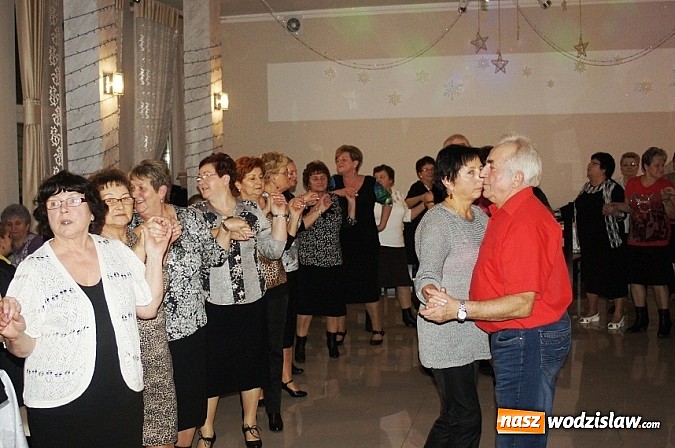 Zdjęcie w galerii na portalu naszwodzislaw.com: Kolędowanie Koła Gospodyń Wiejskich w Mszanie  wiadomości z regionu