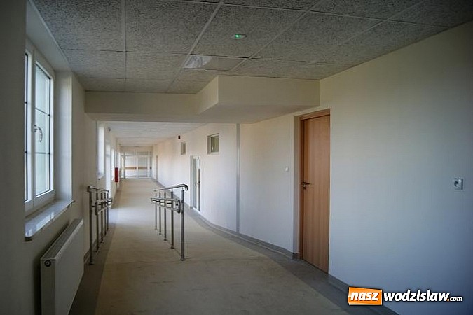 Zdjęcie w galerii na portalu naszwodzislaw.com: Kompleks Szkolno-Przedszkolny na Głożynach rośnie w oczach  wiadomości z regionu