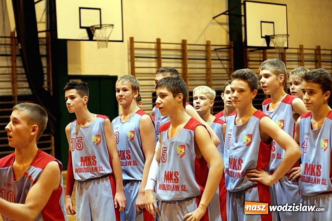 Zdjęcie w galerii na portalu naszwodzislaw.com:  Pierwsze zwycięstwo koszykarzy MKS Wodzisław w FINALE „A” wiadomości z regionu