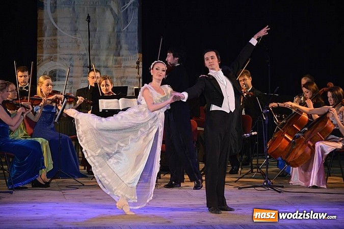 Zdjęcie w galerii na portalu naszwodzislaw.com: Wyjątkowy koncert noworoczny na deskach Miejskiego Ośrodka Kultury w Radlinie  wiadomości z regionu