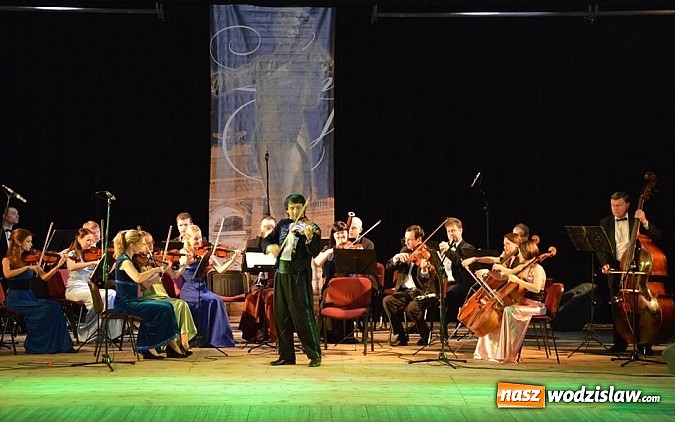 Zdjęcie w galerii na portalu naszwodzislaw.com: Wyjątkowy koncert noworoczny na deskach Miejskiego Ośrodka Kultury w Radlinie  wiadomości z regionu