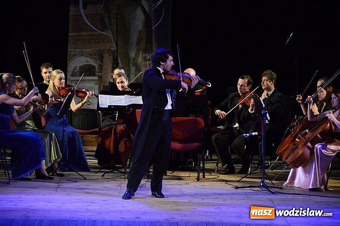 Zdjęcie w galerii na portalu naszwodzislaw.com: Wyjątkowy koncert noworoczny na deskach Miejskiego Ośrodka Kultury w Radlinie  wiadomości z regionu