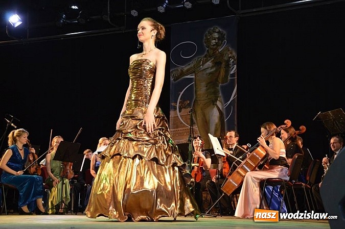 Zdjęcie w galerii na portalu naszwodzislaw.com: Wyjątkowy koncert noworoczny na deskach Miejskiego Ośrodka Kultury w Radlinie  wiadomości z regionu