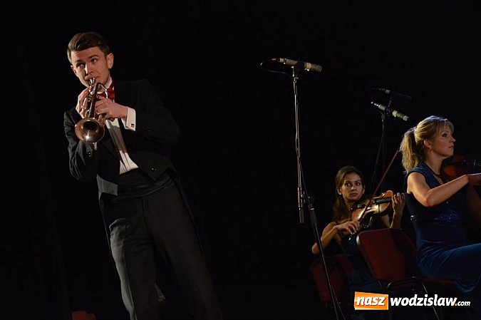 Zdjęcie w galerii na portalu naszwodzislaw.com: Wyjątkowy koncert noworoczny na deskach Miejskiego Ośrodka Kultury w Radlinie  wiadomości z regionu