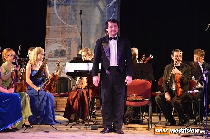 Zdjęcie w galerii na portalu naszwodzislaw.com: Wyjątkowy koncert noworoczny na deskach Miejskiego Ośrodka Kultury w Radlinie  wiadomości z regionu