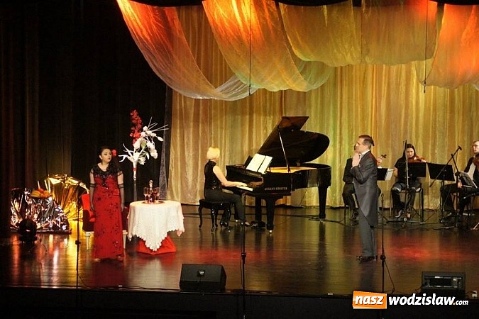 Zdjęcie w galerii na portalu naszwodzislaw.com: Księżniczka Czardasza w RCK „Feniks” wiadomości z regionu