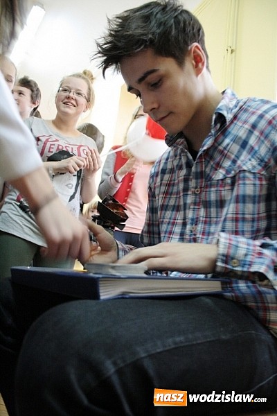 Zdjęcie w galerii na portalu naszwodzislaw.com: Fenomenalny finał 24-godzinnej akcji znanego youtubera z Wodzisława Śląskiego  wiadomości z regionu