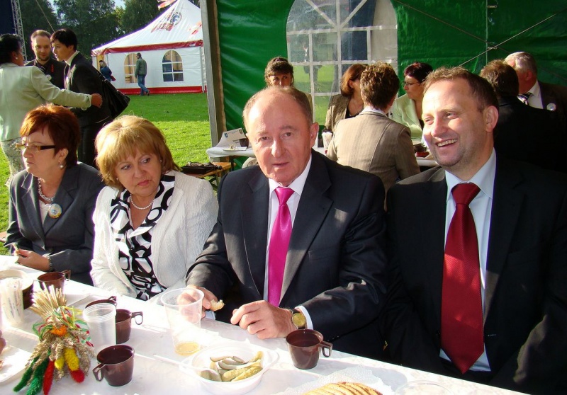 Zdjęcie w galerii na portalu naszwodzislaw.com: Pszów gospodarzem dożynek wiadomości z regionu