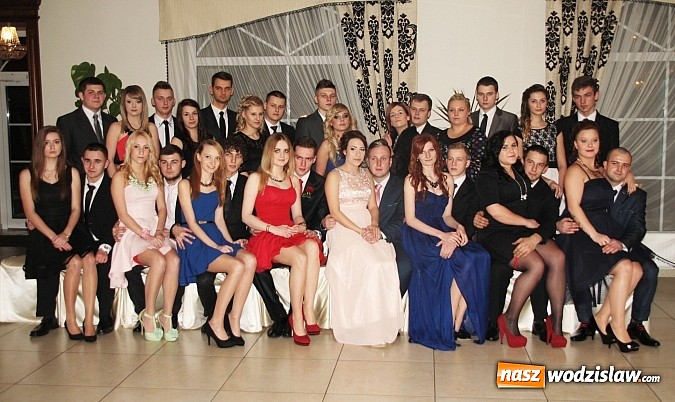 Zdjęcie w galerii na portalu naszwodzislaw.com: Studniówkowe szaleństwo Zespołu Szkół Ponadgimnazjalnych w Pszowie wiadomości z regionu