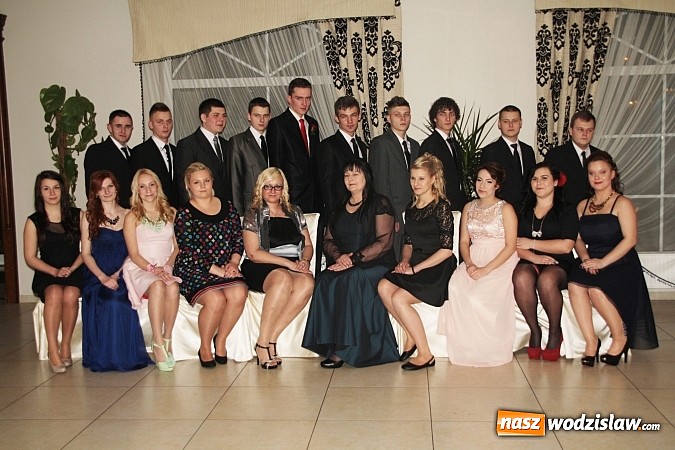 Zdjęcie w galerii na portalu naszwodzislaw.com: Studniówkowe szaleństwo Zespołu Szkół Ponadgimnazjalnych w Pszowie wiadomości z regionu