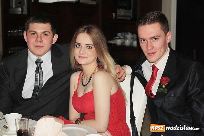 Zdjęcie w galerii na portalu naszwodzislaw.com: Studniówkowe szaleństwo Zespołu Szkół Ponadgimnazjalnych w Pszowie wiadomości z regionu