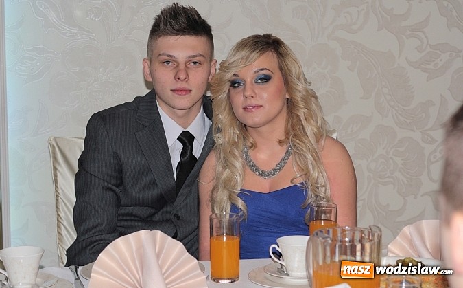 Zdjęcie w galerii na portalu naszwodzislaw.com: Studniówkowe szaleństwo Zespołu Szkół Ponadgimnazjalnych w Pszowie wiadomości z regionu