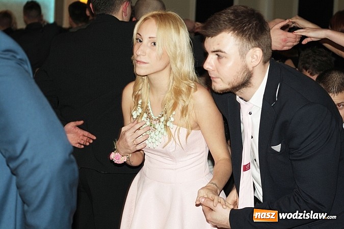 Zdjęcie w galerii na portalu naszwodzislaw.com: Studniówkowe szaleństwo Zespołu Szkół Ponadgimnazjalnych w Pszowie wiadomości z regionu