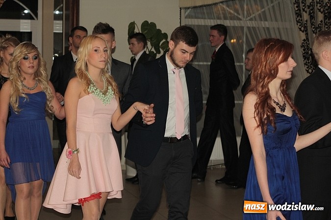 Zdjęcie w galerii na portalu naszwodzislaw.com: Studniówkowe szaleństwo Zespołu Szkół Ponadgimnazjalnych w Pszowie wiadomości z regionu