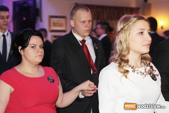 Zdjęcie w galerii na portalu naszwodzislaw.com: Uczniowie „budowlanki” zatańczyli poloneza wiadomości z regionu