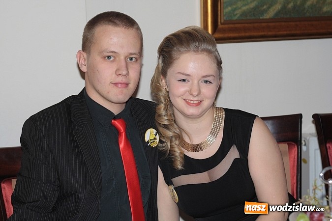 Zdjęcie w galerii na portalu naszwodzislaw.com: Uczniowie „budowlanki” zatańczyli poloneza wiadomości z regionu