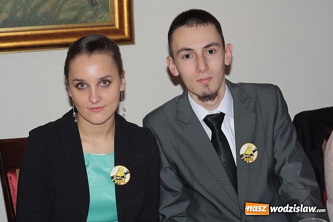 Zdjęcie w galerii na portalu naszwodzislaw.com: Uczniowie „budowlanki” zatańczyli poloneza wiadomości z regionu