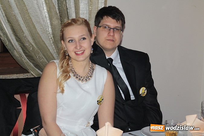 Zdjęcie w galerii na portalu naszwodzislaw.com: Uczniowie „budowlanki” zatańczyli poloneza wiadomości z regionu