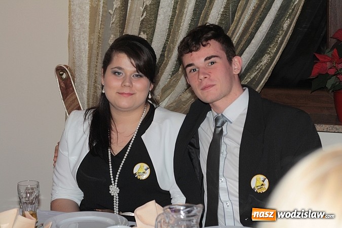 Zdjęcie w galerii na portalu naszwodzislaw.com: Uczniowie „budowlanki” zatańczyli poloneza wiadomości z regionu