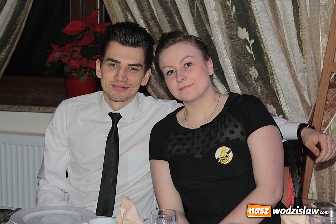 Zdjęcie w galerii na portalu naszwodzislaw.com: Uczniowie „budowlanki” zatańczyli poloneza wiadomości z regionu