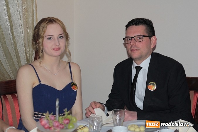 Zdjęcie w galerii na portalu naszwodzislaw.com: Uczniowie „budowlanki” zatańczyli poloneza wiadomości z regionu