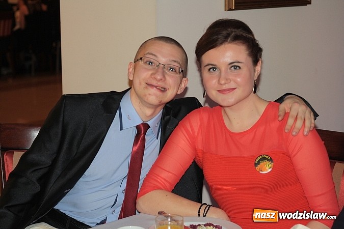 Zdjęcie w galerii na portalu naszwodzislaw.com: Uczniowie „budowlanki” zatańczyli poloneza wiadomości z regionu