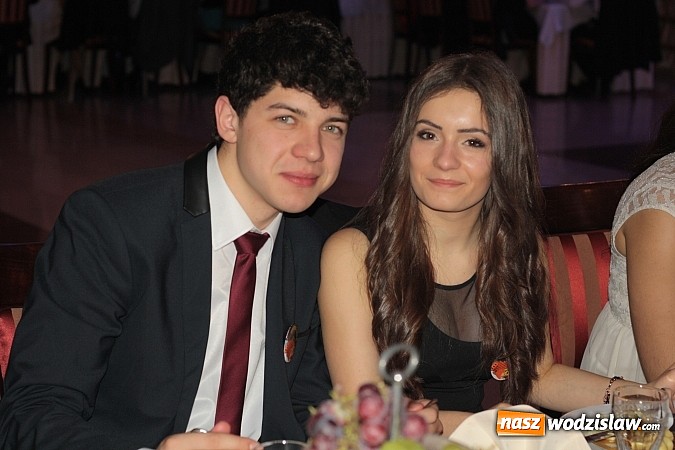 Zdjęcie w galerii na portalu naszwodzislaw.com: Uczniowie „budowlanki” zatańczyli poloneza wiadomości z regionu