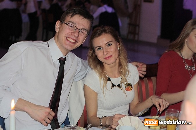 Zdjęcie w galerii na portalu naszwodzislaw.com: Uczniowie „budowlanki” zatańczyli poloneza wiadomości z regionu