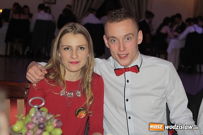 Zdjęcie w galerii na portalu naszwodzislaw.com: Uczniowie „budowlanki” zatańczyli poloneza wiadomości z regionu