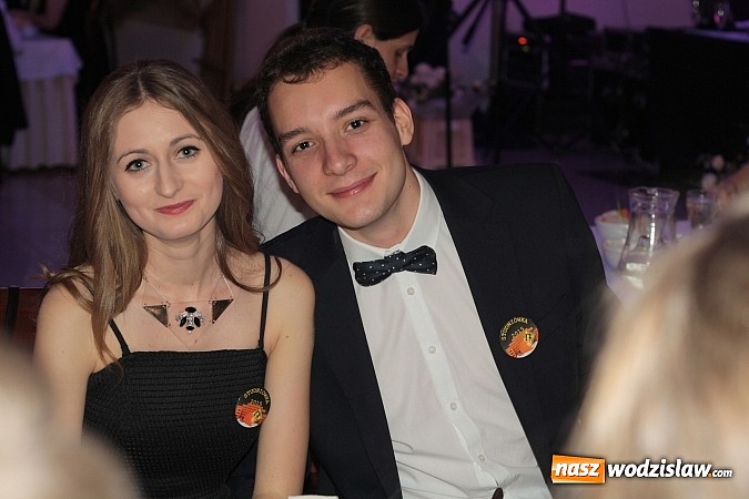 Zdjęcie w galerii na portalu naszwodzislaw.com: Uczniowie „budowlanki” zatańczyli poloneza wiadomości z regionu