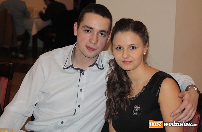 Zdjęcie w galerii na portalu naszwodzislaw.com: Uczniowie „budowlanki” zatańczyli poloneza wiadomości z regionu