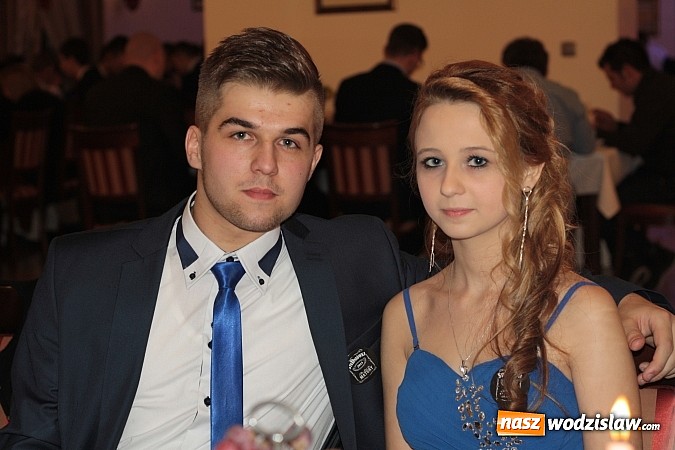 Zdjęcie w galerii na portalu naszwodzislaw.com: Uczniowie „budowlanki” zatańczyli poloneza wiadomości z regionu