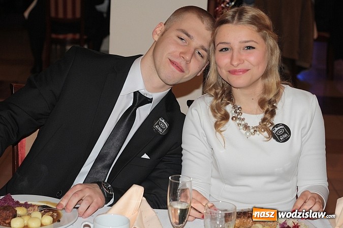 Zdjęcie w galerii na portalu naszwodzislaw.com: Uczniowie „budowlanki” zatańczyli poloneza wiadomości z regionu