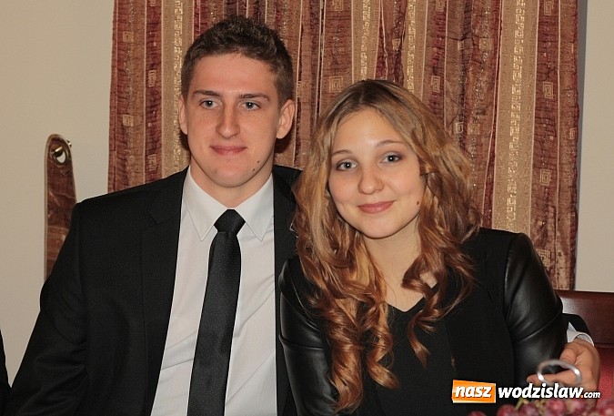 Zdjęcie w galerii na portalu naszwodzislaw.com: Uczniowie „budowlanki” zatańczyli poloneza wiadomości z regionu