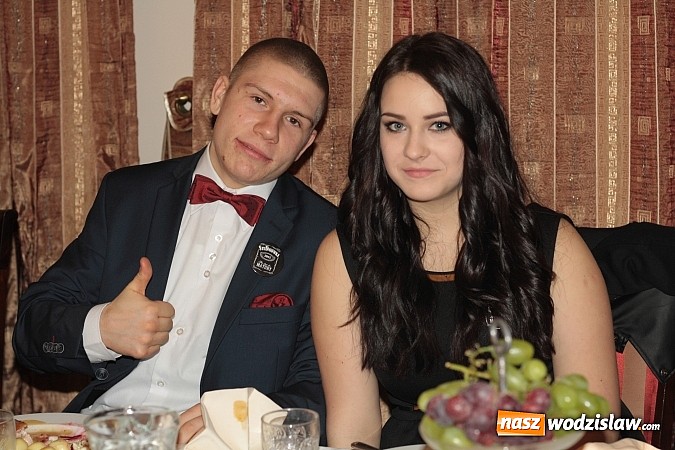 Zdjęcie w galerii na portalu naszwodzislaw.com: Uczniowie „budowlanki” zatańczyli poloneza wiadomości z regionu