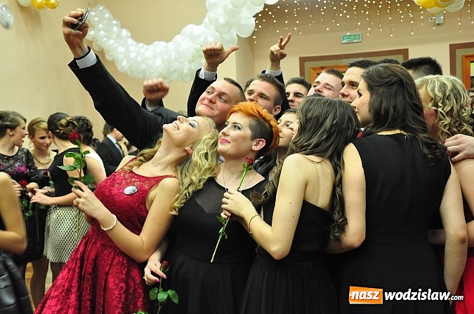 Zdjęcie w galerii na portalu naszwodzislaw.com: Ah, co za bal! Studniówka 2015 w I LO wiadomości z regionu