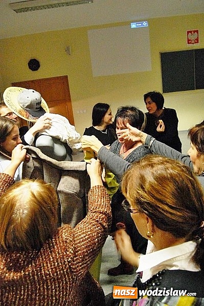 Zdjęcie w galerii na portalu naszwodzislaw.com: Uczniowie I LO współpracują z Uniwersytetem Trzeciego Wieku  wiadomości z regionu