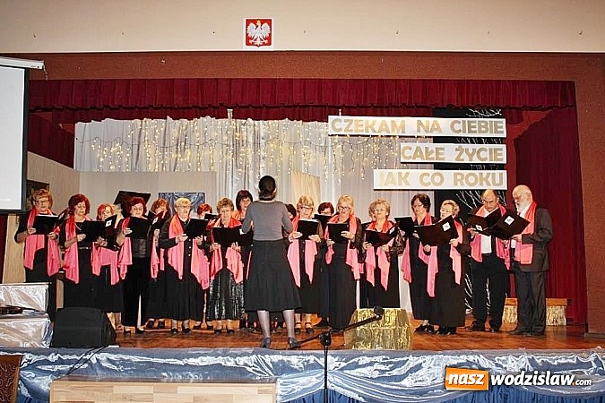 Zdjęcie w galerii na portalu naszwodzislaw.com: Uczniowie I LO współpracują z Uniwersytetem Trzeciego Wieku  wiadomości z regionu