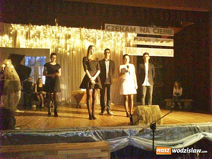 Zdjęcie w galerii na portalu naszwodzislaw.com: Uczniowie I LO współpracują z Uniwersytetem Trzeciego Wieku  wiadomości z regionu