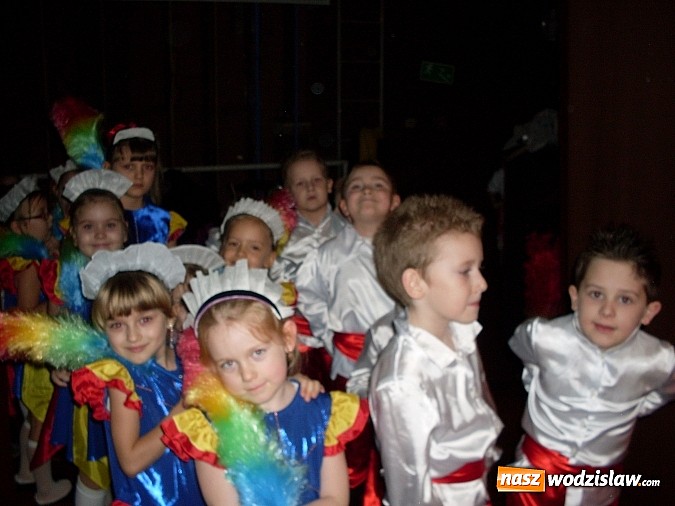 Zdjęcie w galerii na portalu naszwodzislaw.com: Przedszkolaki z PP nr 2 z Pszowa zaprosiły Babcie i Dziadków na niecodzienną podróż po krajach Europy  wiadomości z regionu