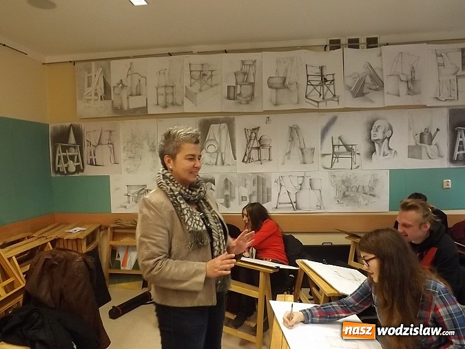 Zdjęcie w galerii na portalu naszwodzislaw.com: Kurs rysunku odręcznego szansą dla przyszłych studentów architektury wiadomości z regionu