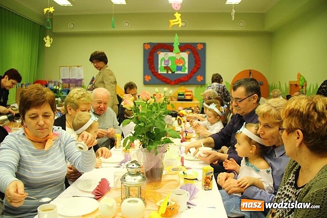 Zdjęcie w galerii na portalu naszwodzislaw.com: W Miejskim Żłobku nr 1 w Wodzisławiu Śląskim świętowali dzień babci i dziadka wiadomości z regionu