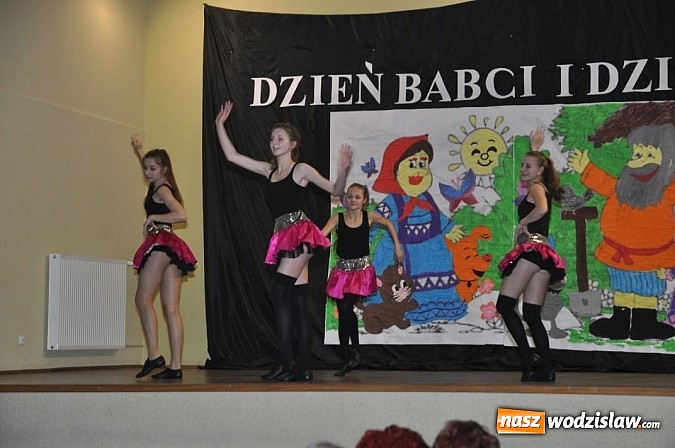 Zdjęcie w galerii na portalu naszwodzislaw.com: Dzień babci i dziadka w Wiejskim Domu Kultury w Syryni wiadomości z regionu