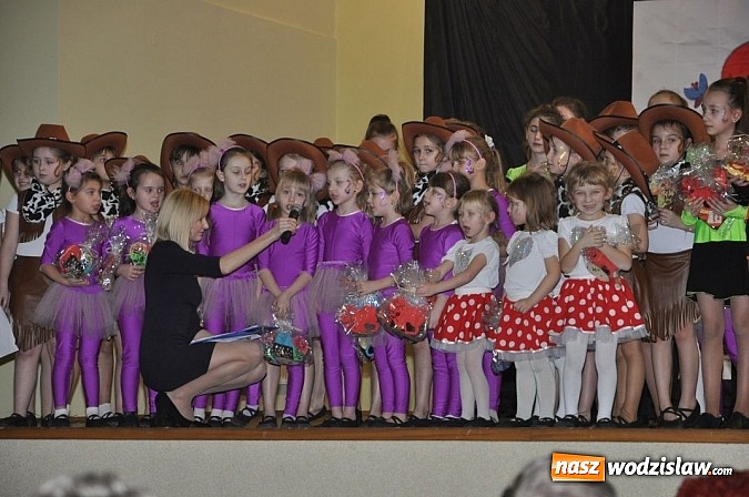 Zdjęcie w galerii na portalu naszwodzislaw.com: Dzień babci i dziadka w Wiejskim Domu Kultury w Syryni wiadomości z regionu