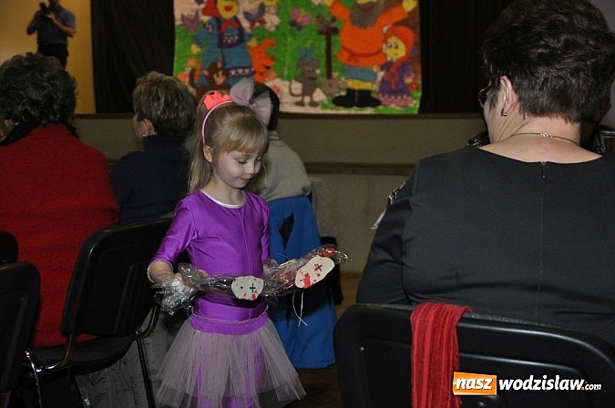 Zdjęcie w galerii na portalu naszwodzislaw.com: Dzień babci i dziadka w Wiejskim Domu Kultury w Syryni wiadomości z regionu