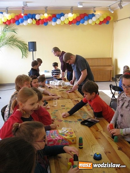 Zdjęcie w galerii na portalu naszwodzislaw.com: Dzień gier planszowych w rydułtowskiej bibliotece cieszył się dużym zainteresowaniem wiadomości z regionu