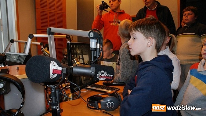 Zdjęcie w galerii na portalu naszwodzislaw.com: Mieszkańcy gminy Mszana odwiedzili TVP Katowice oraz siedzibę Polskiego Radia wiadomości z regionu